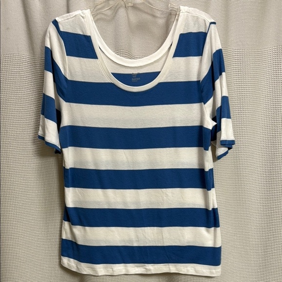 NEW Rugby style T Shirt Women’s Gap Super soft Blue/white Stripe Scoop Summer - Picture 1 of 6